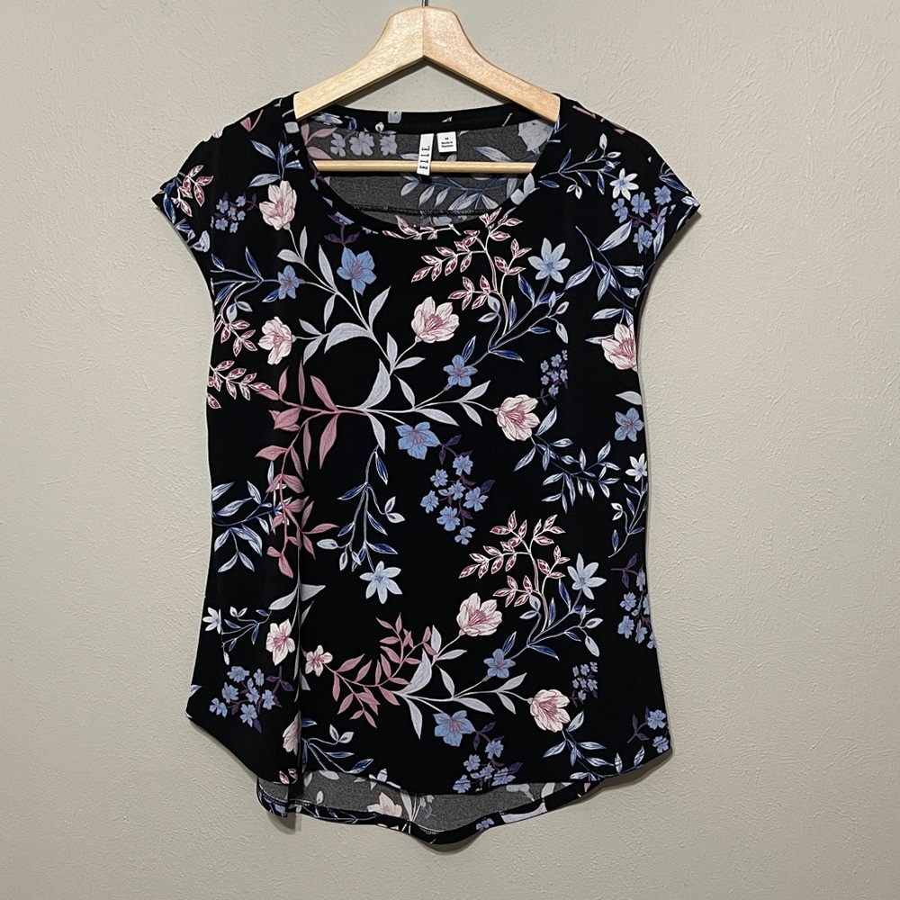 ELLE Black w/ Pink and Blue SS Top, Medium